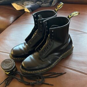 Dr. Martens Classic Men’s 1460’s size 11M US
